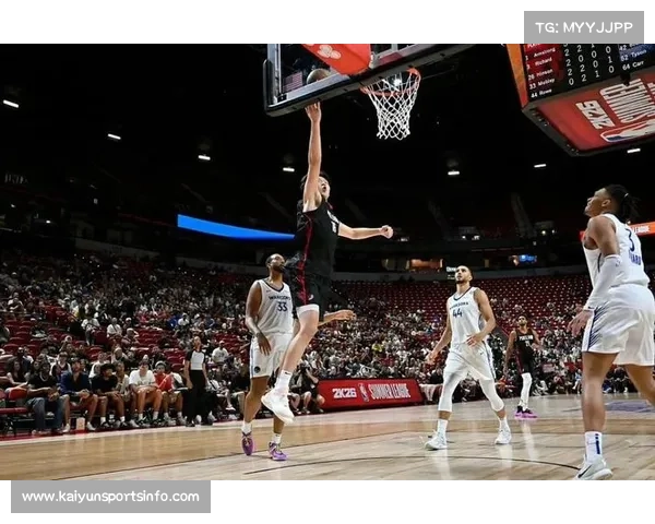 杨瀚森出战13分钟7中4得9分5板3助，开拓者不敌太阳