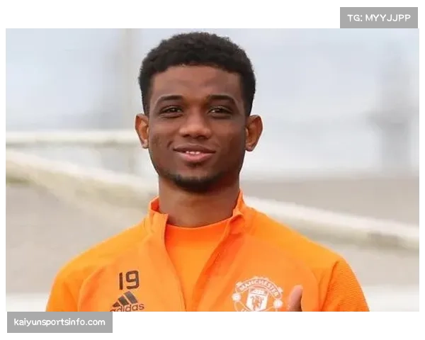 退役后的生活:前曼联后卫菲尔·琼斯在曼彻斯特开办青少年足球学院